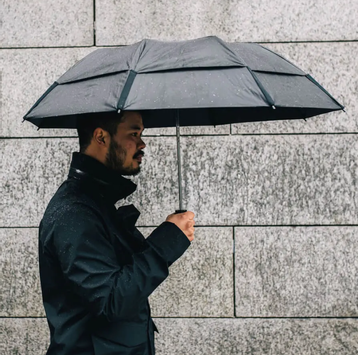 Gustbuster sammenleggbar orkanparaply sort