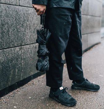 Gustbuster sammenleggbar orkanparaply sort (823-33-003)