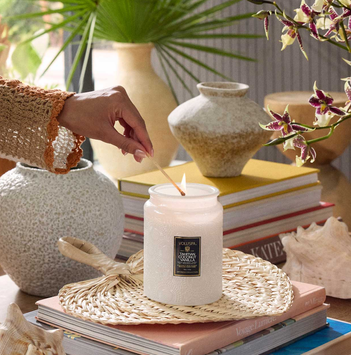 Voluspa Tahitian Coconut-Vanilla Duftlys Large_100t (703-V72323)