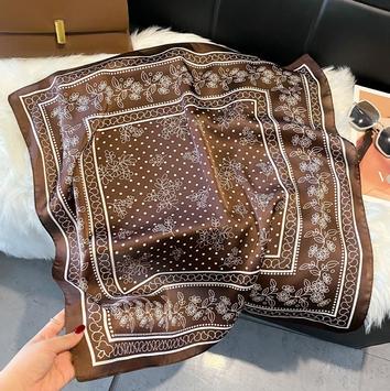 Endless Satengskjerf Bandana Blomster MørkBrun