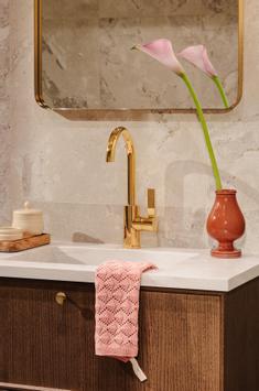 UND Legacy Vase m/ fot Brick H17 (636-16344)