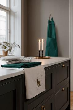 Juna Kjøkkenhåndkle Christmas Fable Krem (521-637312)