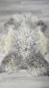 Granberg  Norsk Saueskinn Pelssau 110-120cm Lys-Grå krøllete-pels (668-2001076-lys)