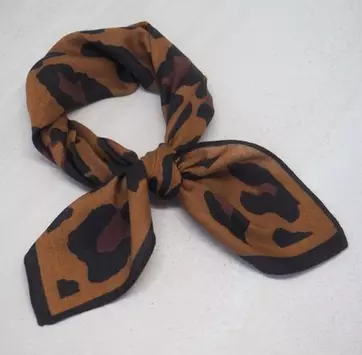 7Days Viskoseskjerf Dyremønster Brunt 68x68 (826-15598)