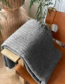 Elvang  Hope-Ukraine Ullpledd 130x200 grå