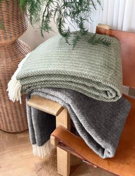 Elvang  Hope-Ukraine Ullpledd 130x200 grå (666-75000-grey)