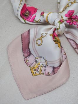 7Days Satengskjerf Rosa/ Hvit 70x70 (826-7073414014775)