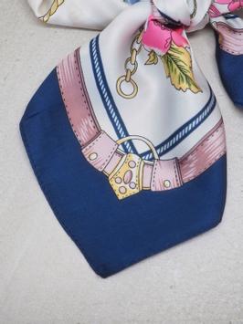 7Days Satengskjerf Mørkeblå Pasteller 70x70 (826-7073414014782)