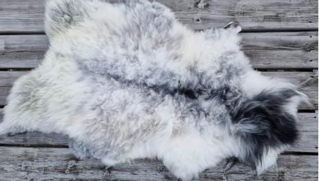 Granberg  Norsk Villsauskinn Lys 85x40