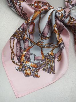 7Days Satengskjerf Lyserosa/ Hvit 70x70 (826-7073414014744)