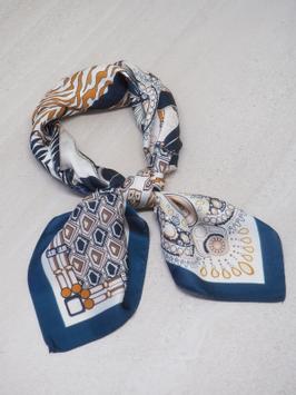 7Days Silkeskjerf Mørkeblå/Brun 67x67