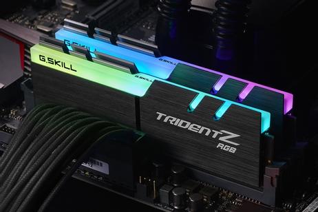 G.SKILL 16GB Trident Z RGB DDR4 3200MHz CL16-18-18-38 (F4-3200C16D-16GTZR)