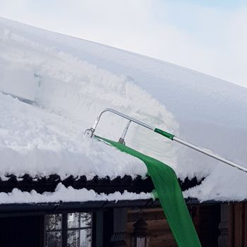 Snowfall genial snømåker for tak - Taksnømåker fjerner snø fra tak uten problem (SM530-V2)