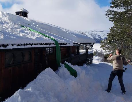 Snowfall genial snømåker for tak - Taksnømåker fjerner snø fra tak uten problem (SM530-V3)