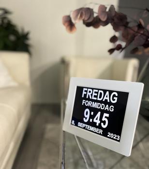 Ontario lettleselig kalenderklokke for eldre med Alzheimers,  demens -  (ONT-DC0--4)