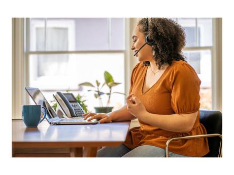 Poly VOY 4320 -M USB-C HS +BT700 WRLS (77Z30AA)