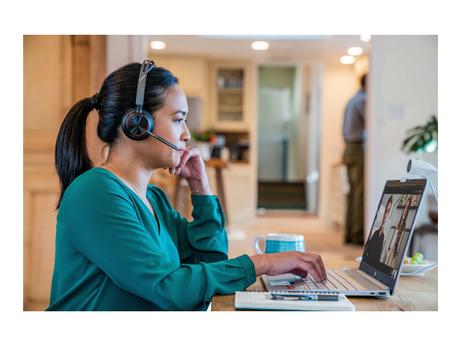 Poly VOYAGER FOCUS 2 UC VFOCUS2 C USB-A CS WW WRLS (77Y86AA)