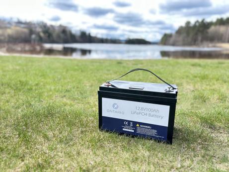 Ontario PRO MAX 12.8V 100Ah LiFePO4 litiumbatteri (med blåtann) for båt, hytte, campingvogn og bobil (forbruk) (ONT12V-SYL-100AH)