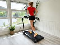 Urevo Strol 2S Pro tredemølle testvinner,  12km/t gåmølle, kontormølle,  108x42cm løpebånd, 120 kg vektkapasitet (URTM036)