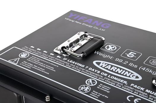 YiFang 51.2V 105AH LiFePO4-batteri 5.3Wh - batteri til påhenger, golfbil mm. blåtann (YF51105)