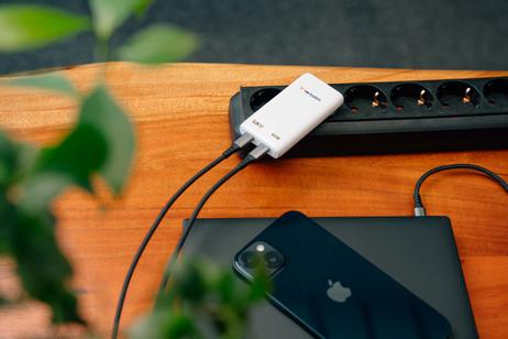 Verbatim Fold 'n' Go 65W sammenleggbar GaN-lader 2x USB-C PD, PPS, hvit (32355)