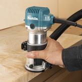 Makita RT0702C overfres med Makpac-koffert (RT0702CX2J)